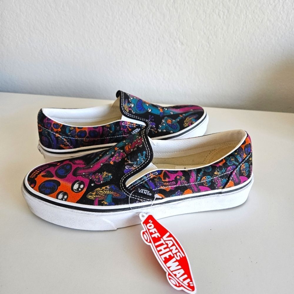NWT Vans | Trippy Dip Classic Slip-On Shoes Black Multi Mushroom Skull Women 9 - Picture 4 of 7